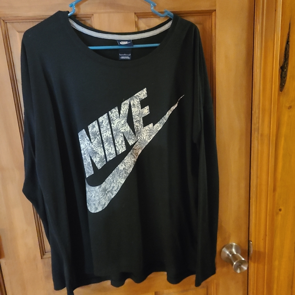 Nike long sleeve shirt